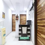 Twamev Couple Friendly Rajouri Garden By The Arrow
