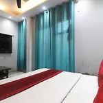 Twamev Couple Friendly Rajouri Garden By The Arrow