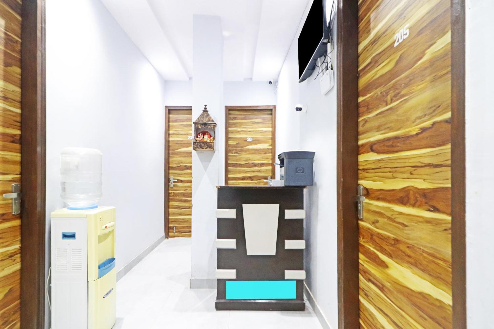 Twamev Couple Friendly Rajouri Garden By The Arrow Hotel