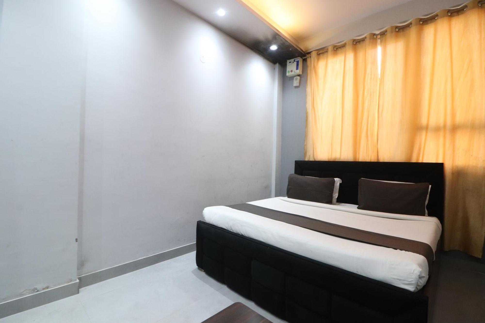 Twamev Couple Friendly Rajouri Garden By The Arrow 4* New Delhi