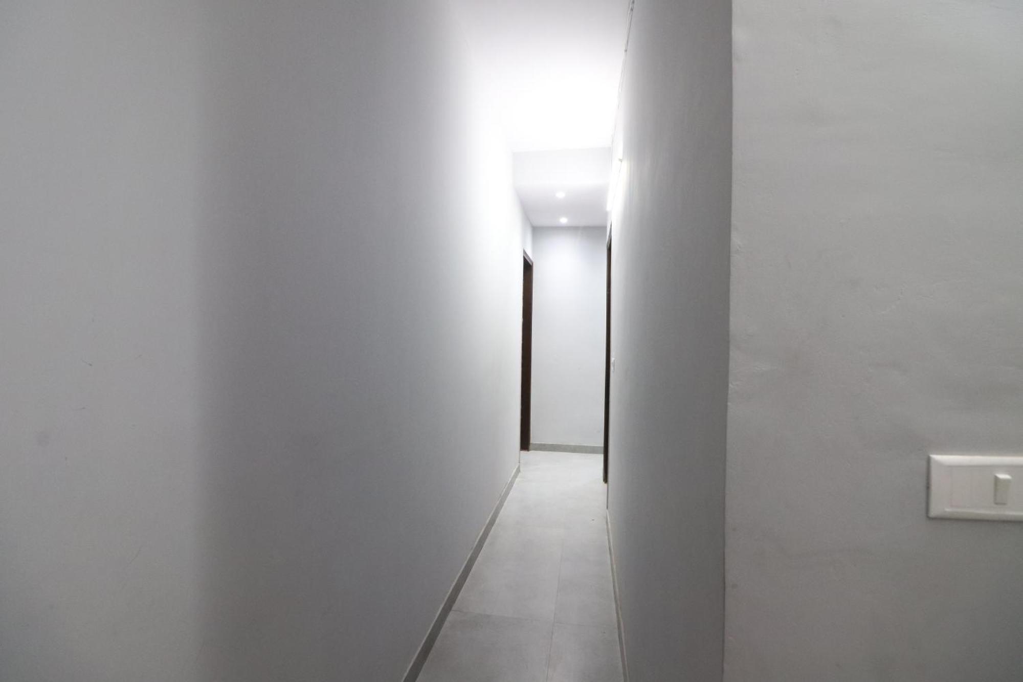 Hotel Twamev Couple Friendly Rajouri Garden By The Arrow