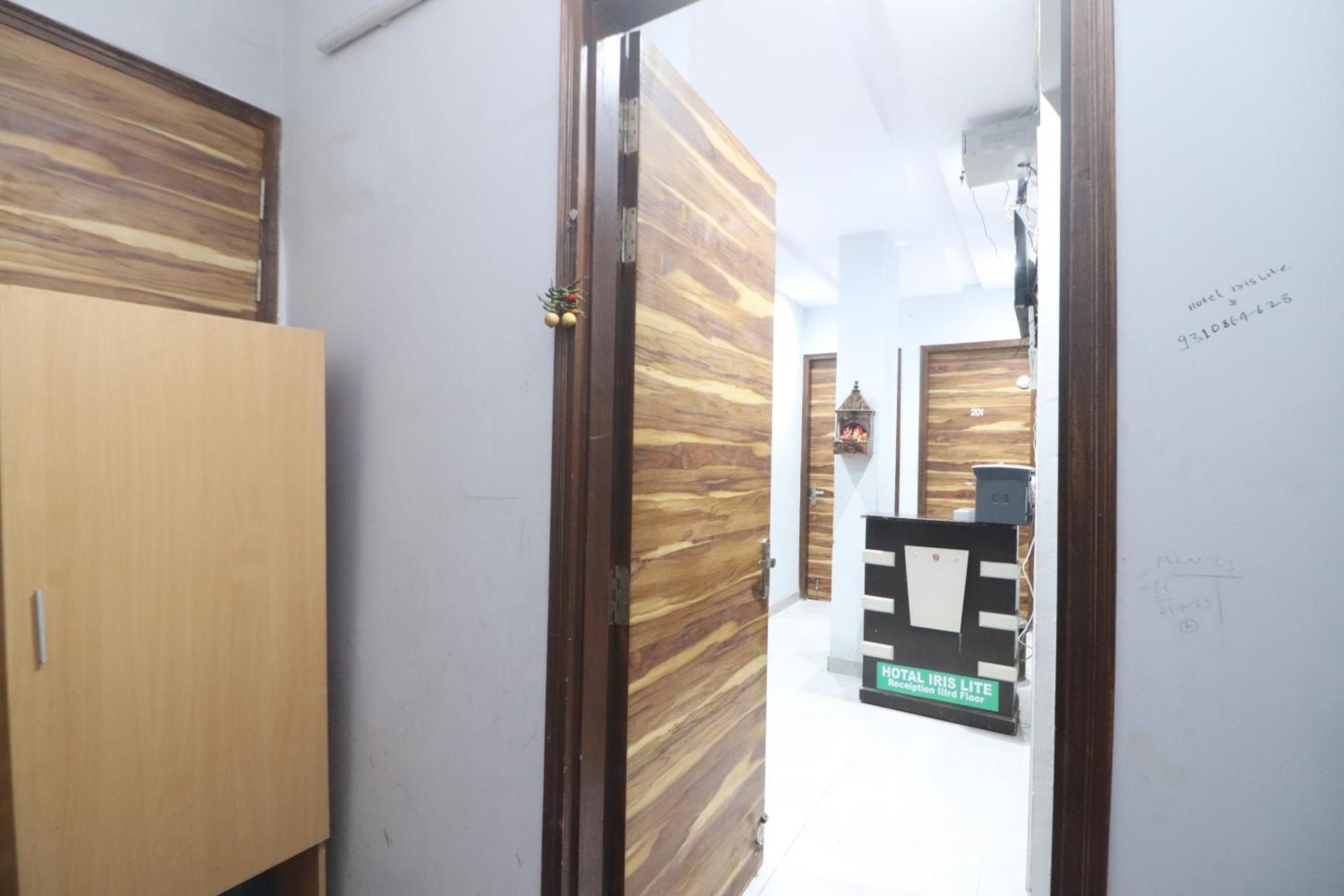 Hotel Twamev Couple Friendly Rajouri Garden By The Arrow New Delhi